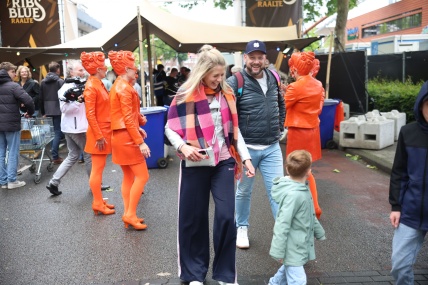 BEZOEKERS