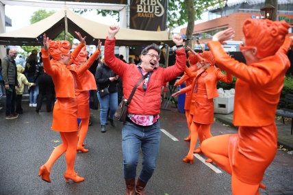 BEZOEKERS