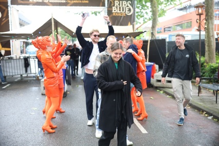 BEZOEKERS