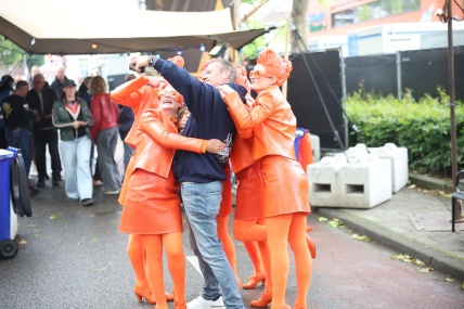 BEZOEKERS