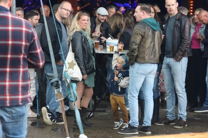 BEZOEKERS