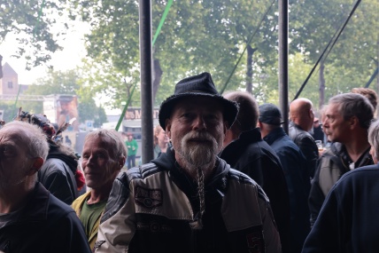 BEZOEKERS