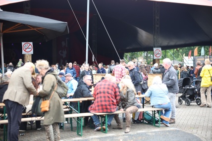 BEZOEKERS