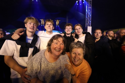 BEZOEKERS