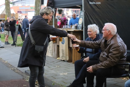 BEZOEKERS