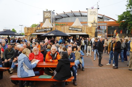 BEZOEKERS