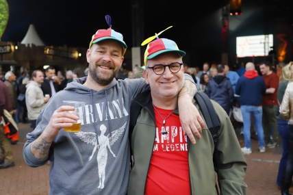 BEZOEKERS