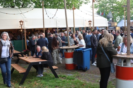 BEZOEKERS