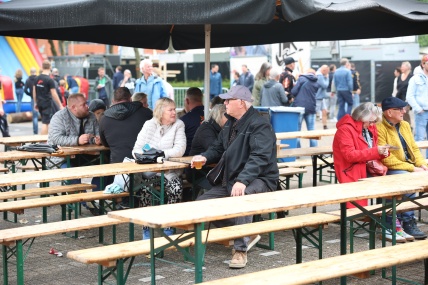 BEZOEKERS