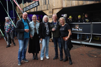 BEZOEKERS