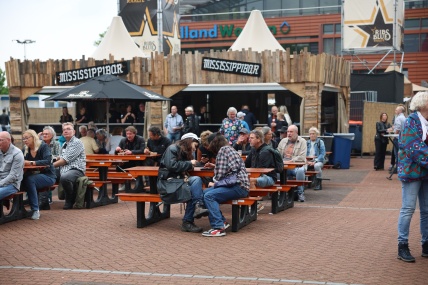 BEZOEKERS