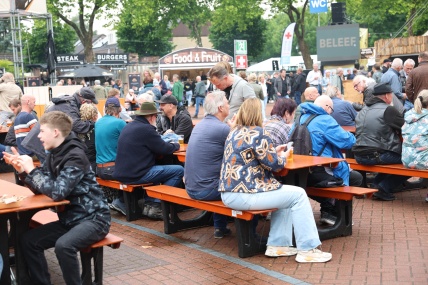 BEZOEKERS