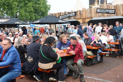 BEZOEKERS