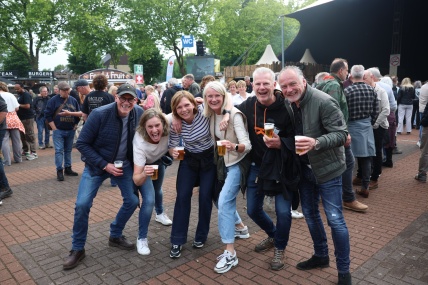 BEZOEKERS