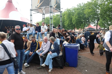 BEZOEKERS