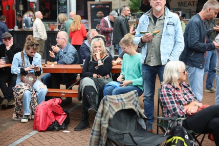 BEZOEKERS