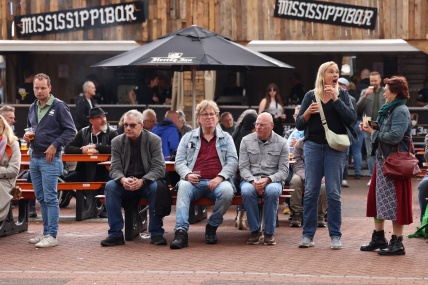 BEZOEKERS