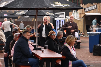 BEZOEKERS