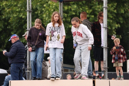 BEZOEKERS