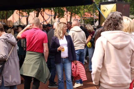 BEZOEKERS