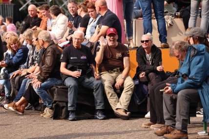 BEZOEKERS