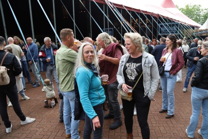BEZOEKERS