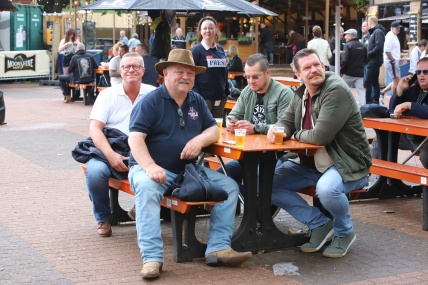 BEZOEKERS