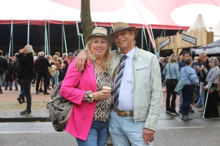 BEZOEKERS