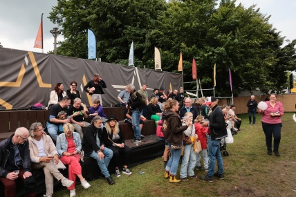 BEZOEKERS
