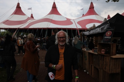 BEZOEKERS