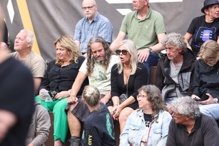 BEZOEKERS