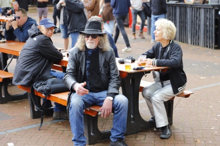 BEZOEKERS